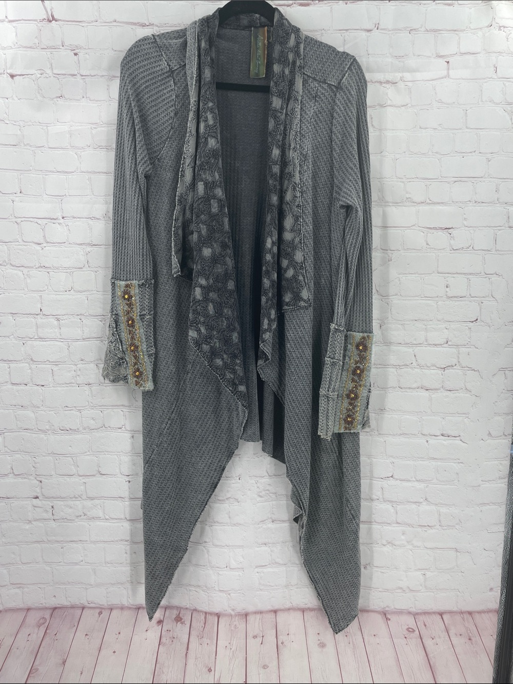 Gray Draped Open-Front Women Sweater Cardigan Aratta Silent Journey Hankerchief